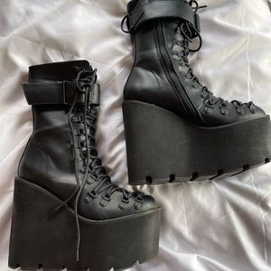 Current Mood Traitor Boots